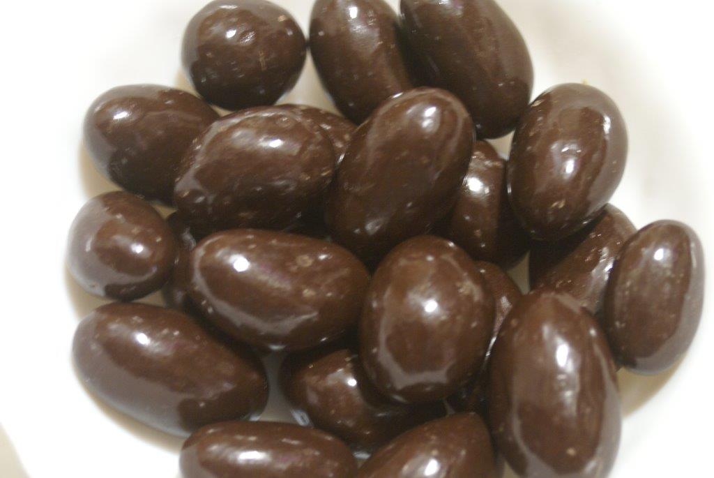 Carol Anne Milk Chocolate Brazil Nuts (100g)